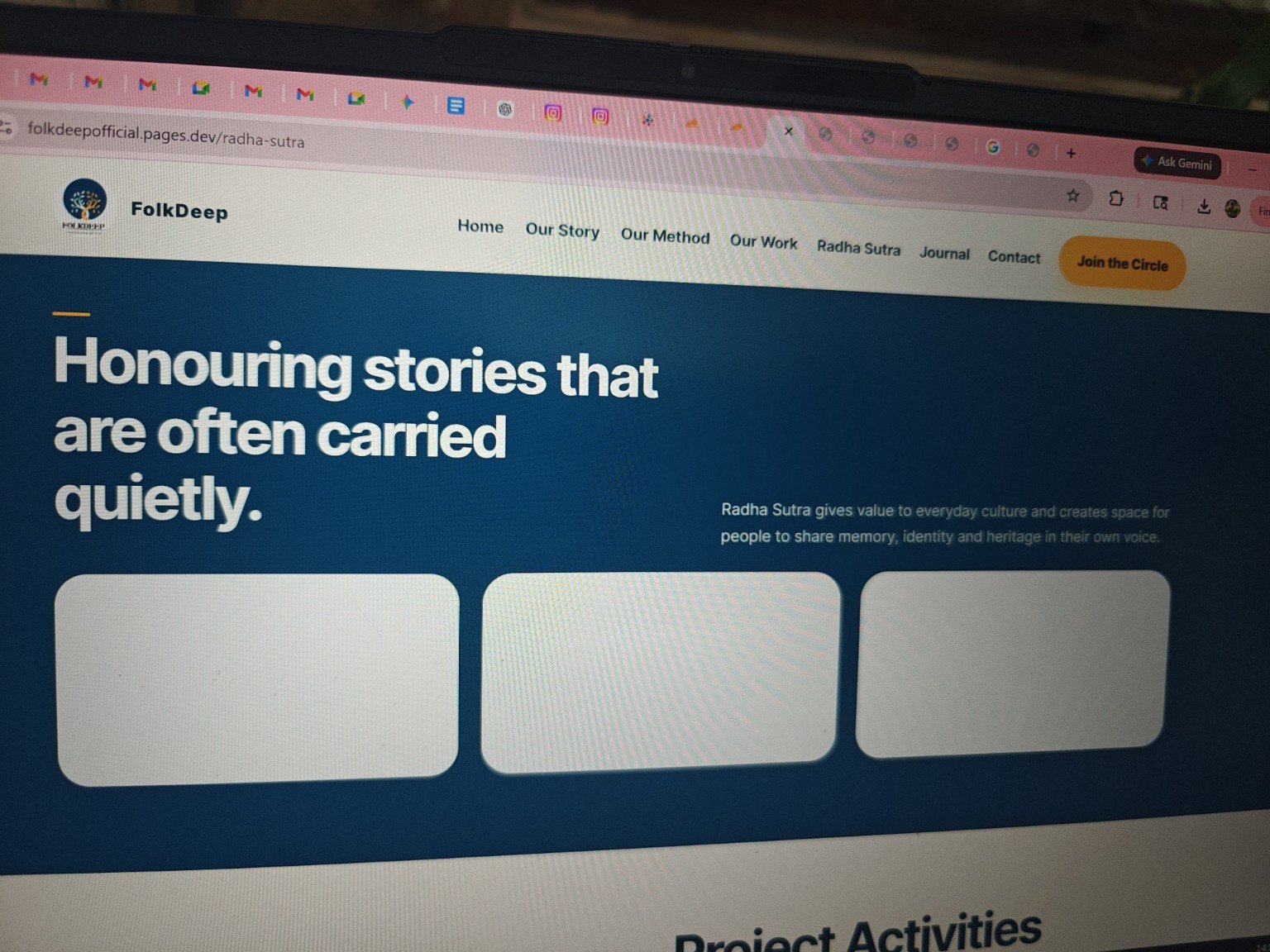 Folk artist and cultural practitioner during a project exchange